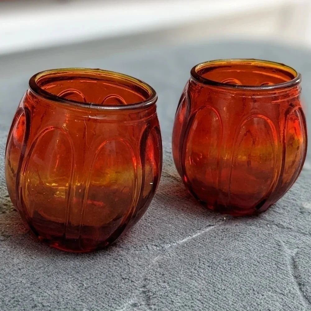 (2) Little vintage glass vessels, hombre finish, 70s, 60s